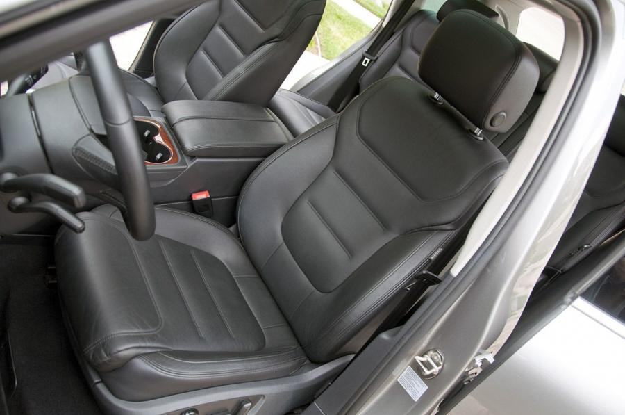  Volkswagen Touareg Hybrid 2012 года  (фото 30 из 42)